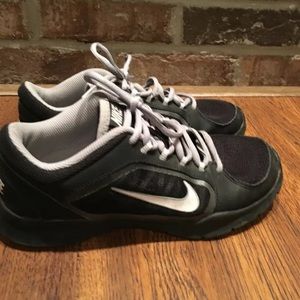 Nike Sneaker Black Shoes Size 7.